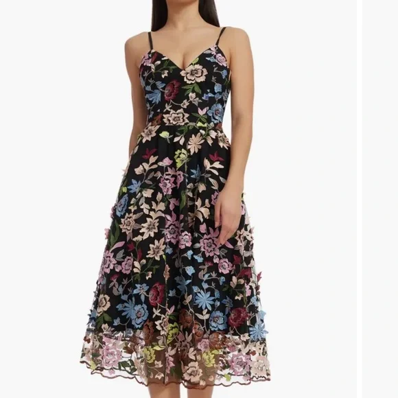 maren floral embroidered fit & flare dress Maren Floral Straight Maxi Dress, Large